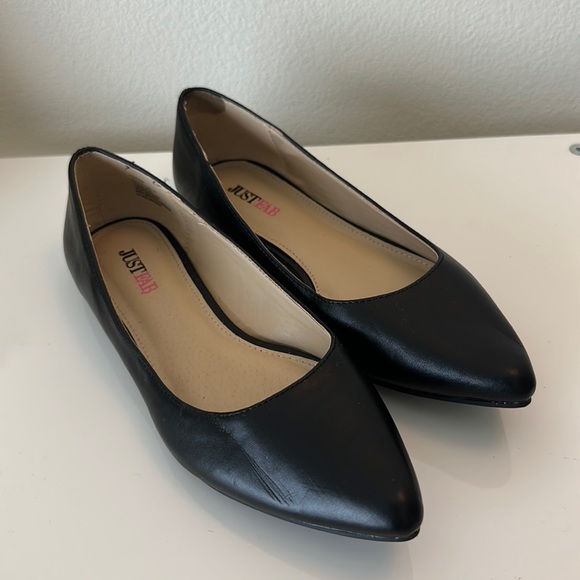 JustFab Black Comfy flats - Size 5.5 - Picture 2 of 5